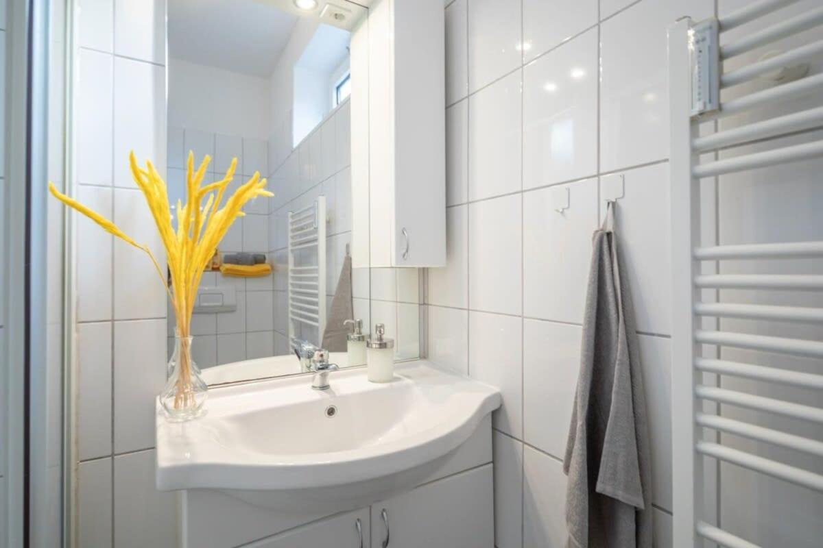 Beautiful 2 Bedroom Apartment Incl Parking ハンブルク エクステリア 写真