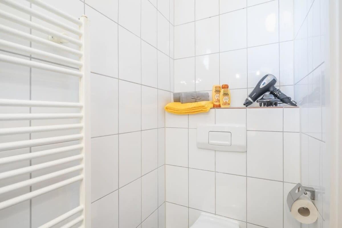 Beautiful 2 Bedroom Apartment Incl Parking ハンブルク エクステリア 写真